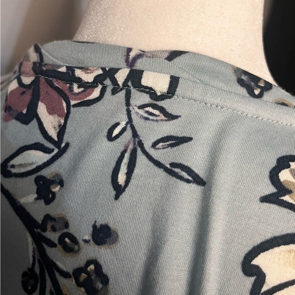 NWOT LOGO Floral Print Tunic! - Picture 7 of 9